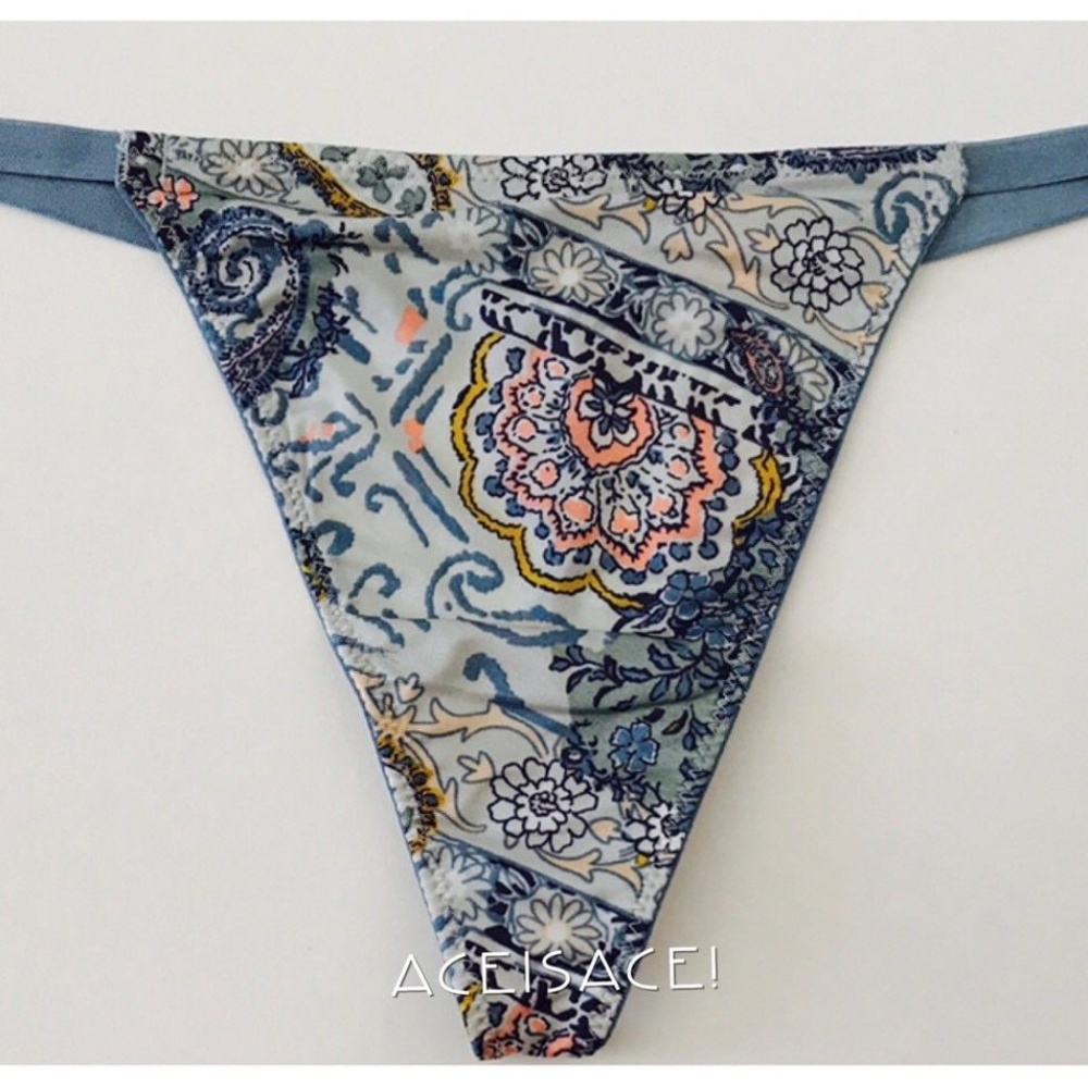 NWT* CRISS-CROSS BACK V-String--BLUE*MULTICOLOR